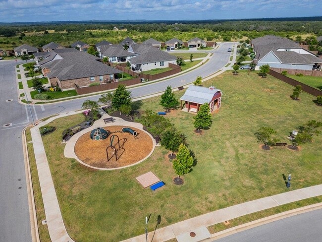 Building Photo - 134 Thistle Trl