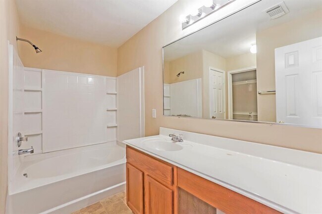 Building Photo - 8822 Clearbourne Ln