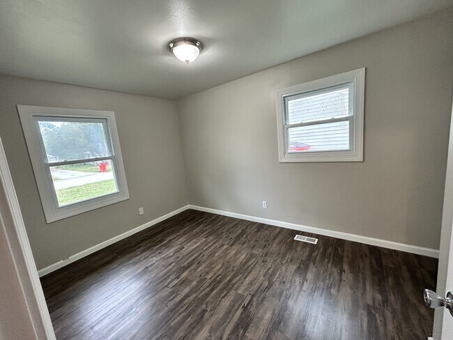 Building Photo - 2803 Willowpark Dr