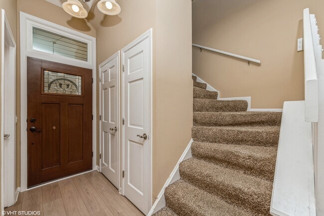 Building Photo - 1020 Arbor Ct