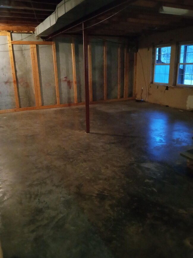 Building Photo - 125 SE 240th Rd