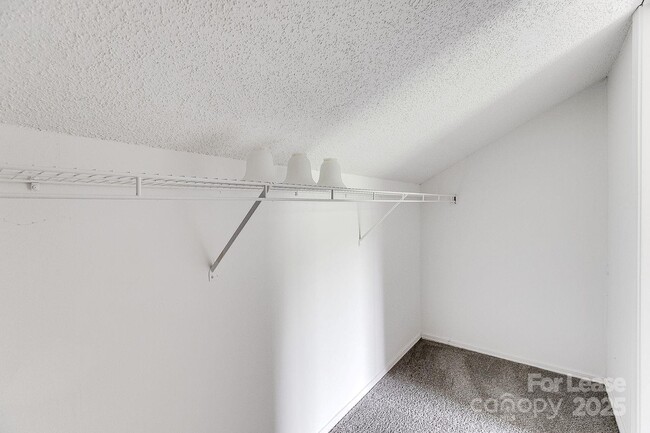 Building Photo - 4027 Bearwood Ave