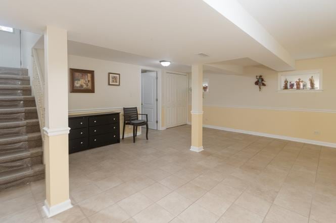 Building Photo - 3233 S 60th Ct