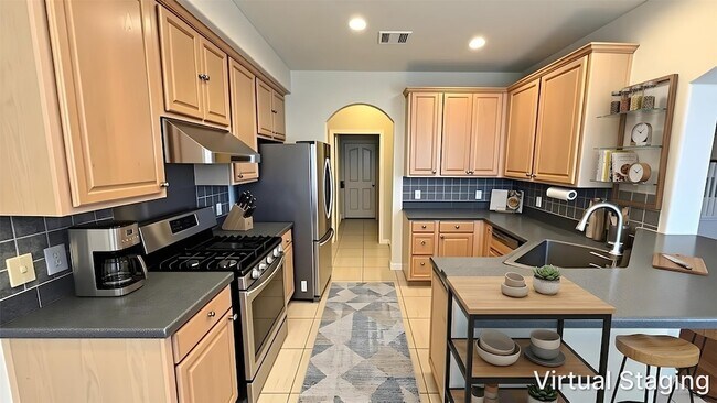 Building Photo - 7511 S Linpar Ct