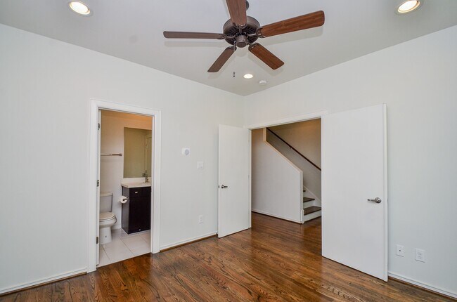 Building Photo - 1310 Delano St