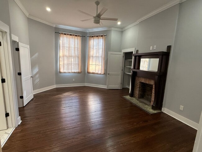 Building Photo - MOVE IN READY