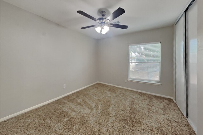 Building Photo - 9530 Cabin Creek Dr