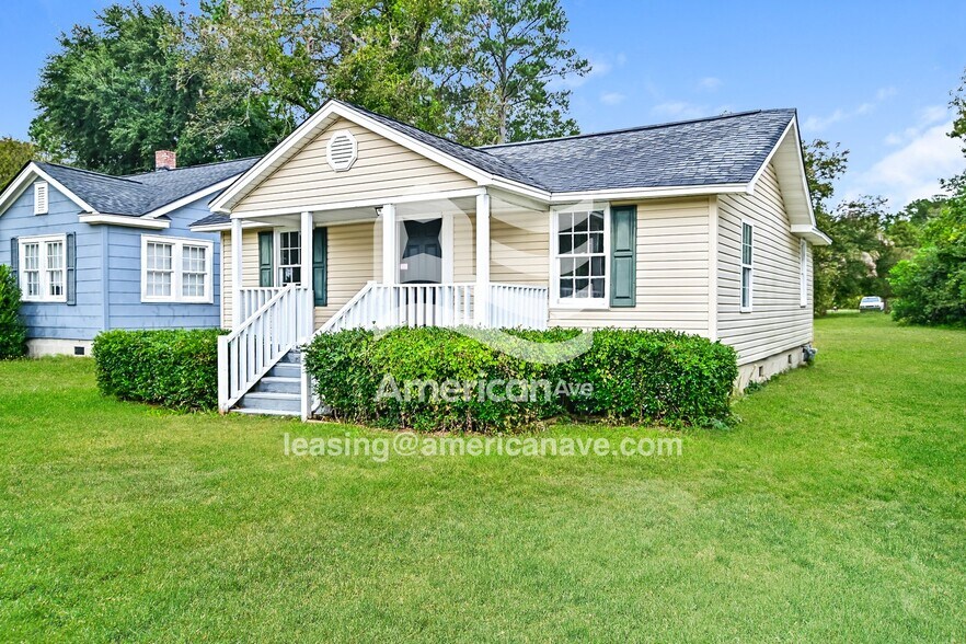 Building Photo - 713B Hillcrest Ave