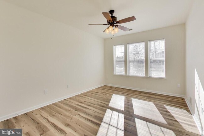 Building Photo - 13901 Belle Chasse Blvd