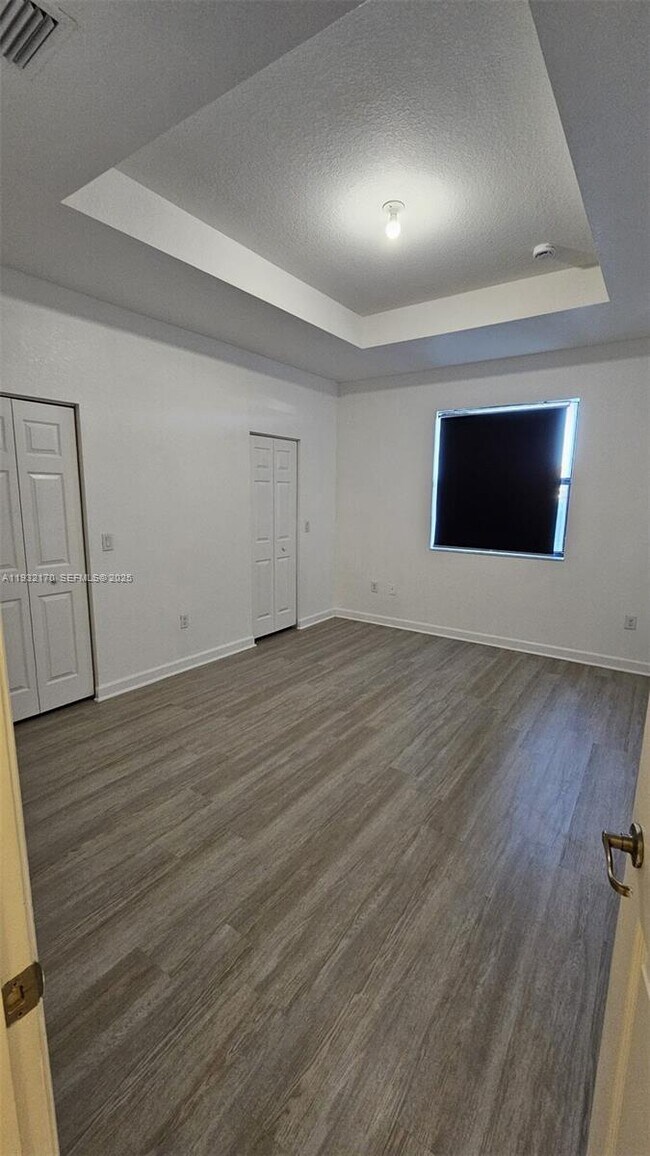 Building Photo - 8785 NW 116th Ct