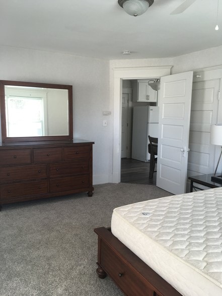 Bedroom - 116 Walnut St