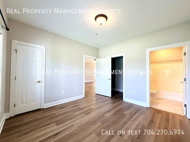 Building Photo - 8969 Meadow Vista Rd