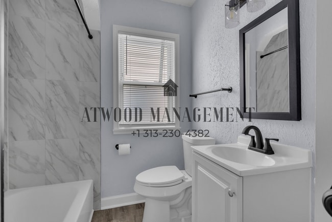 Building Photo - This beautifully updated 3-bedroom, 1-bath single-family home is ready for move-in!