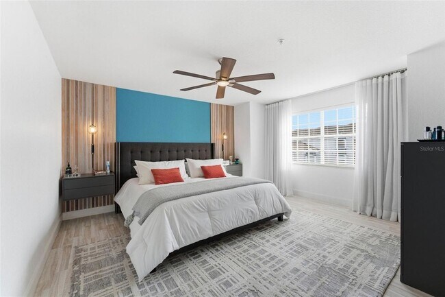 Building Photo - 13838 Fairway Island Dr