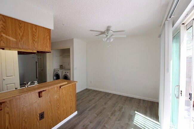 Building Photo - 1811 S Quebec Way