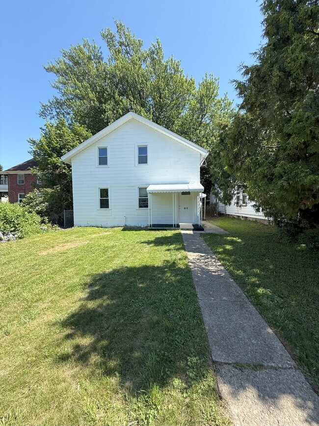 Primary Photo - 451 E 5th St