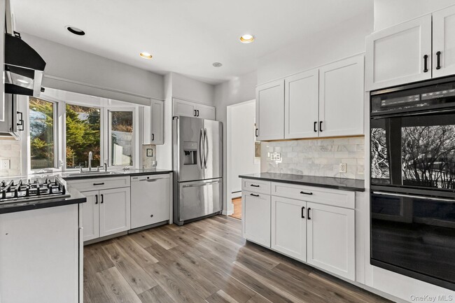 Building Photo - 45 Pamela Ln