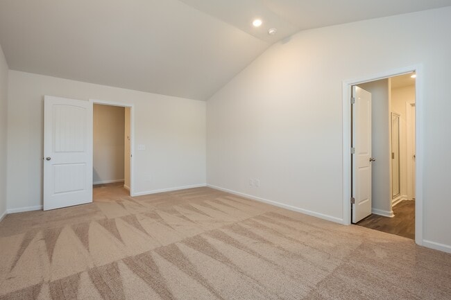 Building Photo - 2131 Southlea Dr