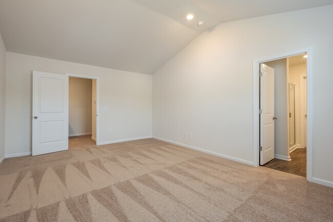 Building Photo - 2223 Southlea Dr