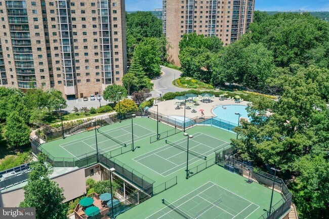 Building Photo - 5904 Mt Eagle Dr