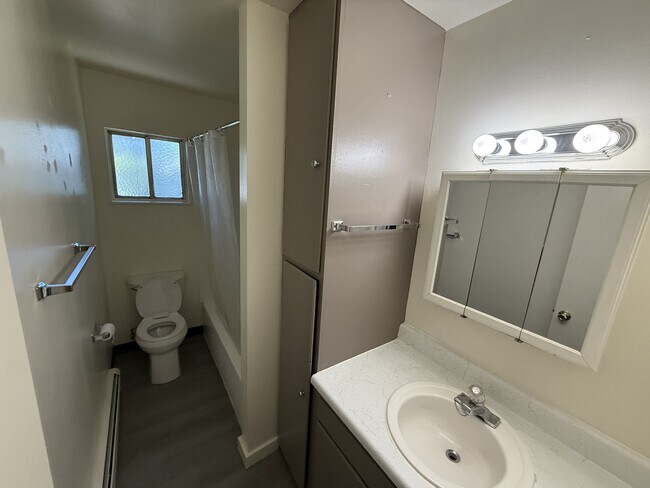 Building Photo - 1231 Pleasant Acres Dr