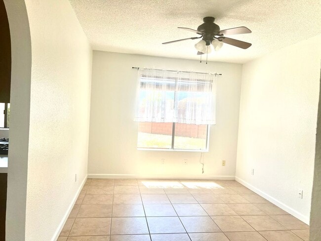 Building Photo - 2340 S Iris Dr