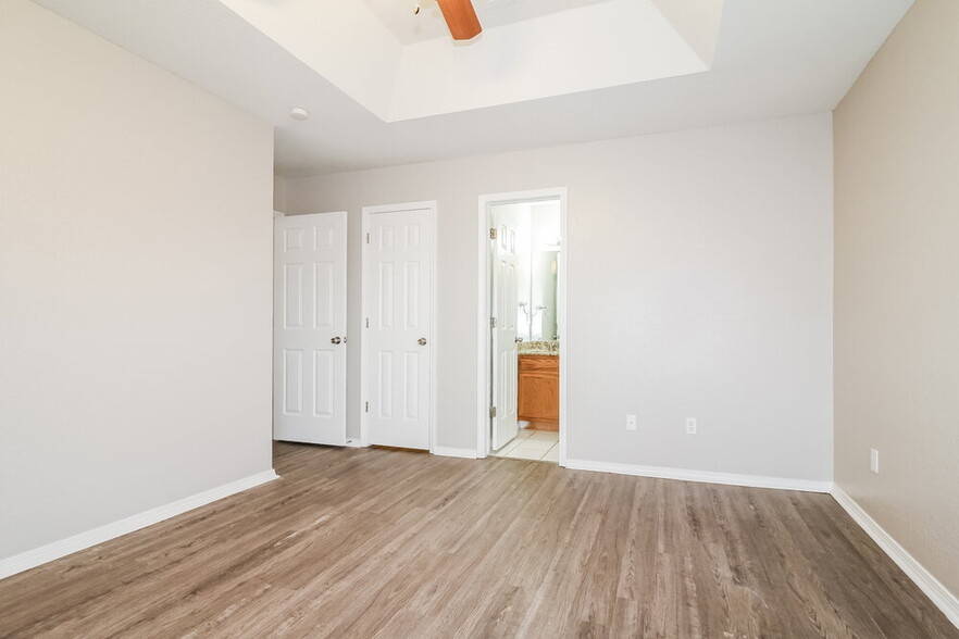 Building Photo - 1024 Pinecrest St