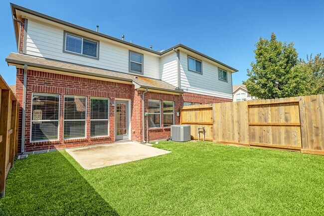 Building Photo - 8908 Minola Oaks Dr