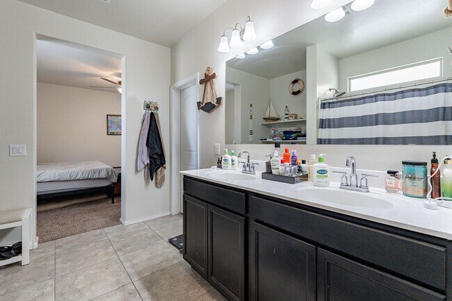 Building Photo - Serene 3-Bedroom 2-Bath 3 Car Garage Retre...