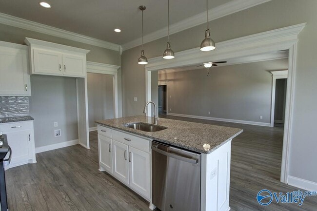 Building Photo - 17212 Stonegate Dr