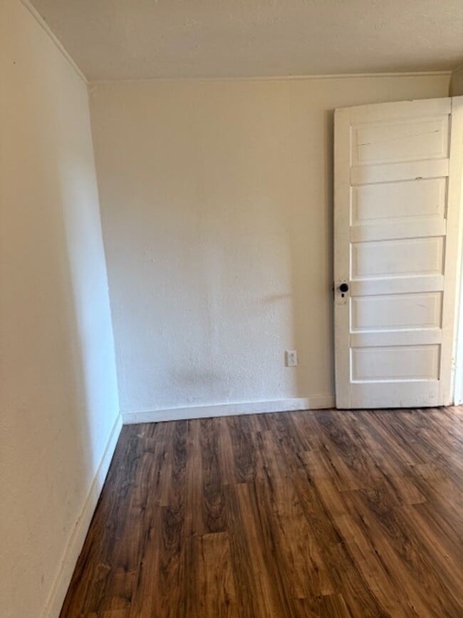 Building Photo - 510 N Collier St