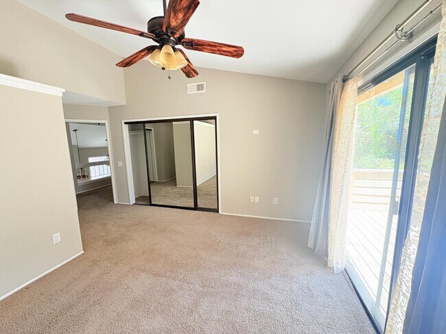 Building Photo - 10381 Crosscreek Terrace