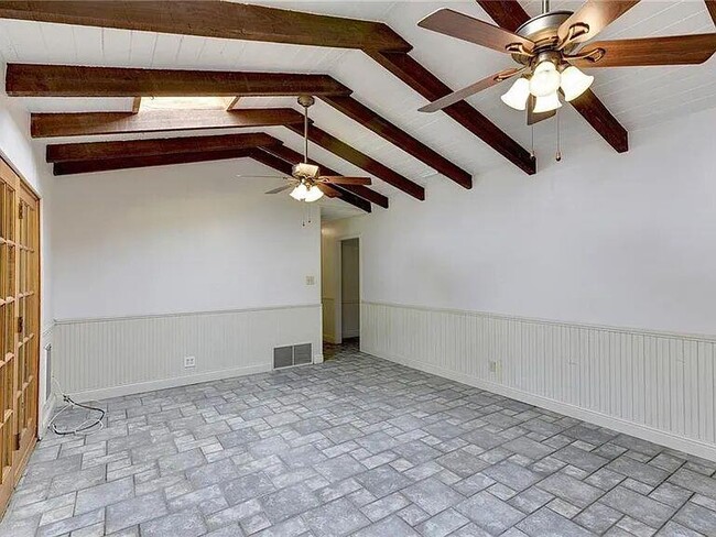 Building Photo - 2906 Greenlawn Pkwy