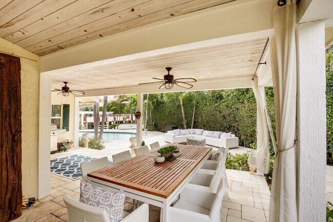 Building Photo - 3001 Jasmine Ct