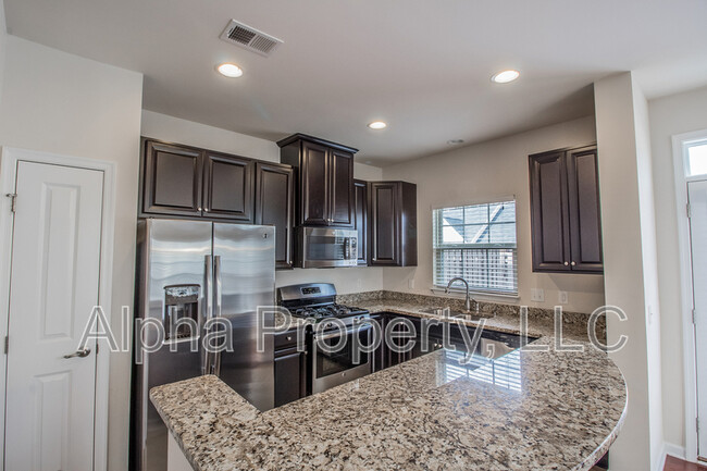Building Photo - 438 Christiane Way