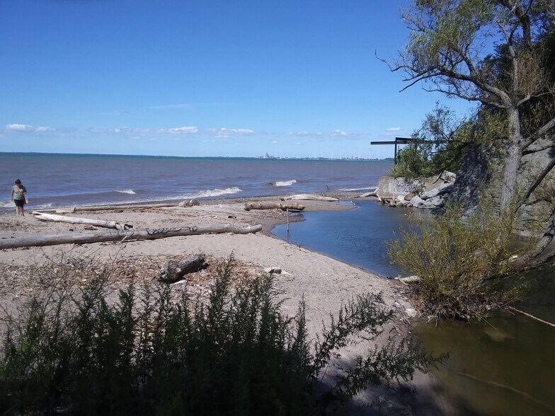 Building Photo - 4778 Rogers Rd