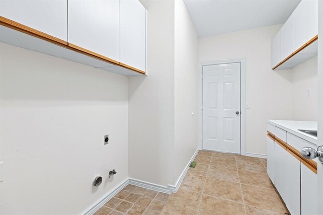 Building Photo - 7503 Clove Cove