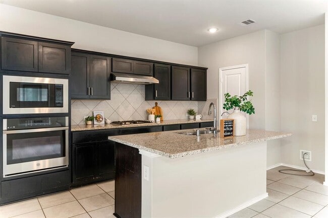Building Photo - 5014 Aspen Orch Dr