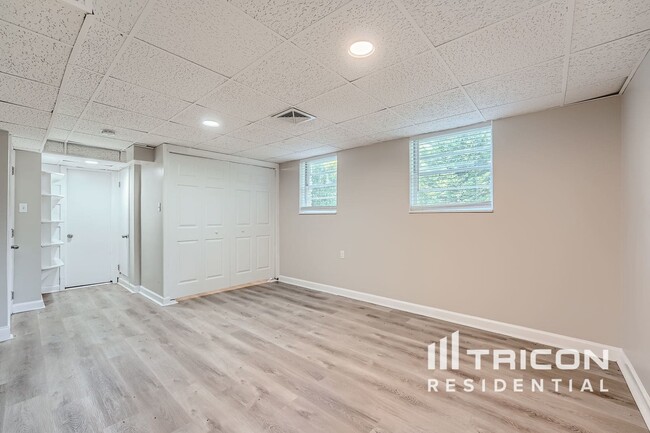 Building Photo - 4142 Pine Valley Dr