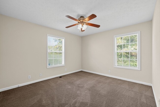 Building Photo - 105 Solid Rock Ct