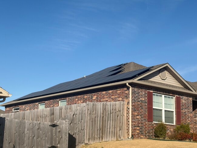 Building Photo - 6900 SW Whitmarsh Rd