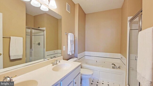 Building Photo - 12185 Abington Hall Pl
