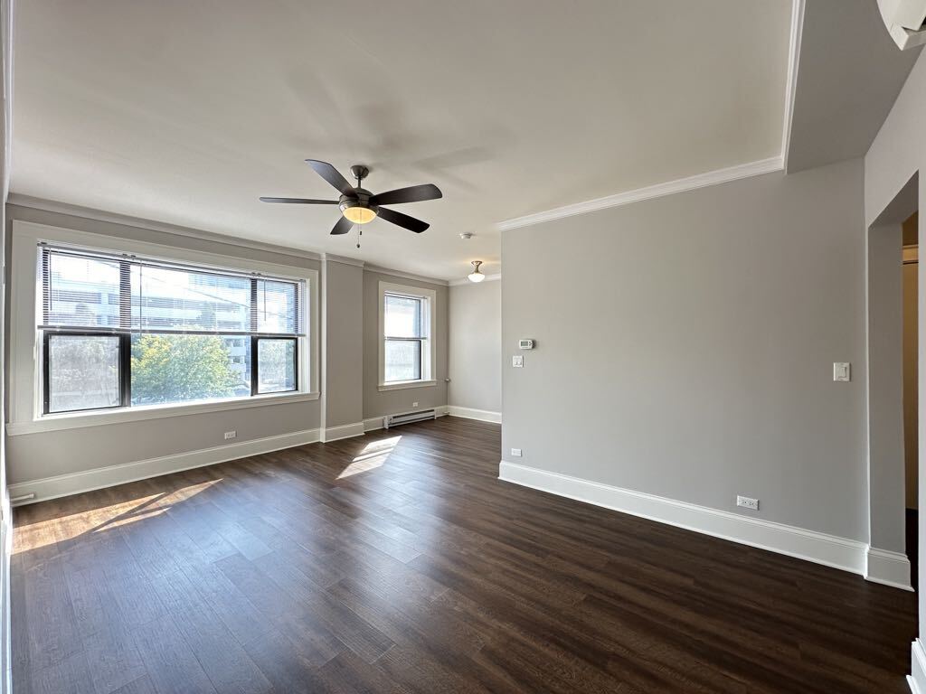 Building Photo - 817 W Lakeside Pl