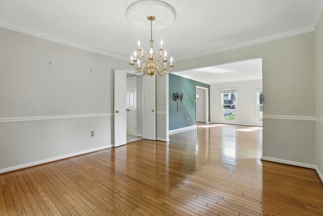 Building Photo - 14720 Peachwood Dr