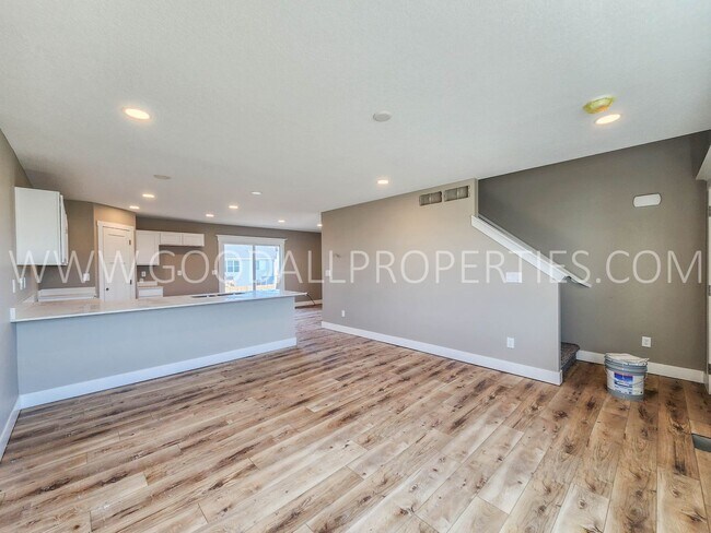 Building Photo - 6-Bedroom, 4-Bath Home in Waukee with Finished Basement & 3-Car Garage