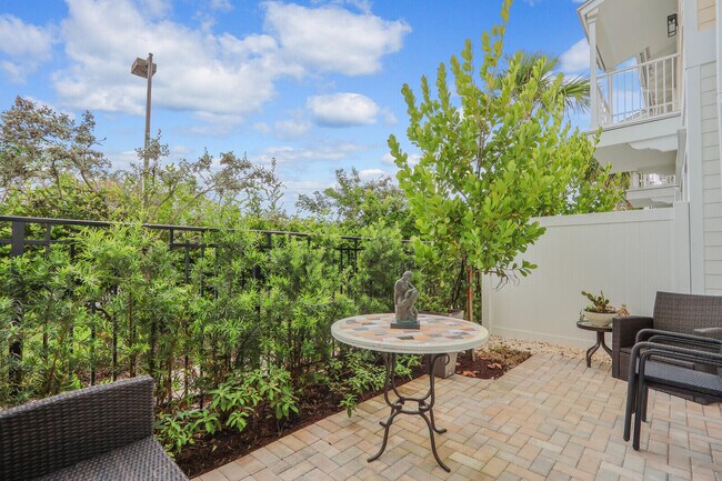 Building Photo - 120 Water Pointe Pl