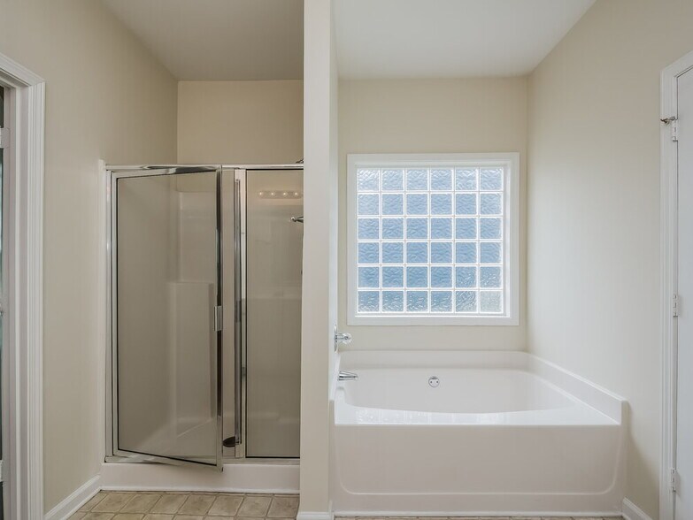 Building Photo - 92 Majestic Dr