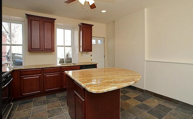 Building Photo - 4713 Umbria St