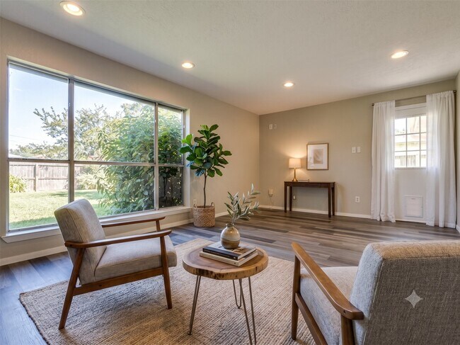 Building Photo - 302 Morningside Dr