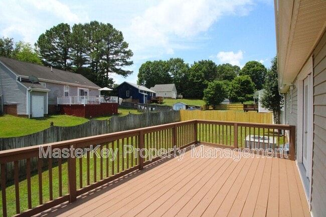 Building Photo - 305 Noonday Ct